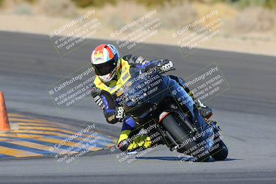 media/Dec-18-2022-SoCal Trackdays (Sun) [[8099a50955]]/Turn 10 (140pm)/